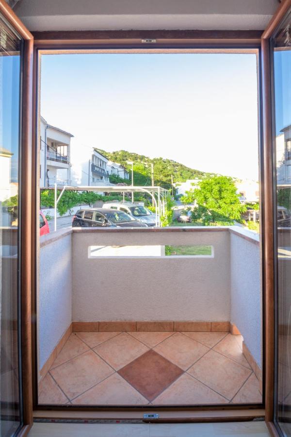 Apartments Dujmovic With Terrace Baška Εξωτερικό φωτογραφία