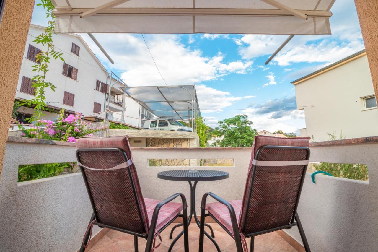 Apartments Dujmovic With Terrace Baška Εξωτερικό φωτογραφία