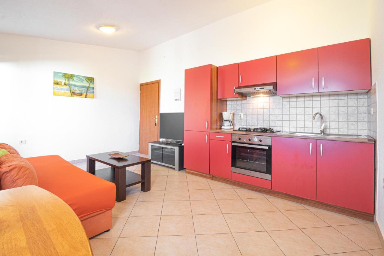Apartments Dujmovic With Terrace Baška Εξωτερικό φωτογραφία