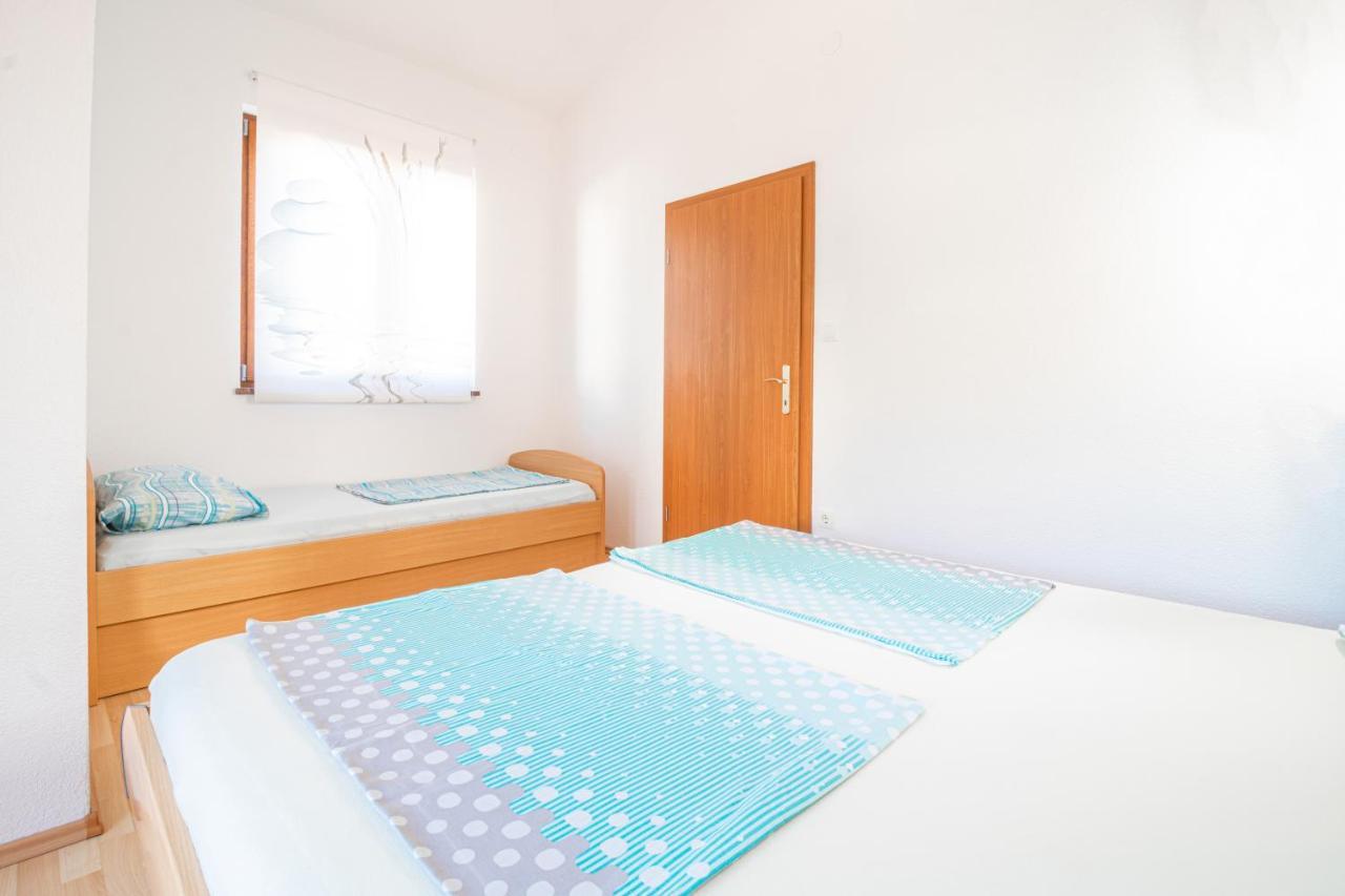 Apartments Dujmovic With Terrace Baška Εξωτερικό φωτογραφία